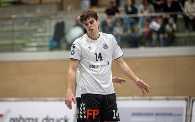 Volleyball, Season 2025 2026, 2 Bundesliga Bord, 20 12 2025, 12 Matchday, Men, TuB Bocholt white vs PSV Neustrelitz gray Bohdan Velychko TuB Bocholt , Bocholt Sporthalle West Nordrhein Westfalen Germany 251220_vb_tub-bocholt_psv-neustrelitz_47946