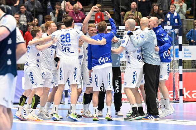 DAIKIN 1 Handball Bundesliga 25 26 18 Matchday Bergischer HC TBV Lemgo Lippe on 20 12 2025 in the Uni Halle in Wuppertal Lemgos players are happy about the victory WD