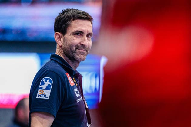 Mark Schmetz HSG Krefeld Niederrhein, Coach GER, TuS N Luebbecke vs HSG Krefeld Niederrhein, Handball, 2 Bundesliga, Matchday 16, Season 2025 2026, 20 12 2025 GER, TuS N Luebbecke vs HSG Krefeld Niederrhein, Handball, 2 Bundesliga, Matchday 16, Season 2025 2026, 20 12 2025 Luebbecke Copyright: xEibner-Pressefoto JanxRollingerx EP_JSK