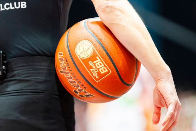 20 12 2025, xomx, Basketball easyCredit BBL Bundesliga, NINERS Chemnitz Rostock Seawolves v l Basketball easy credit bbl Symbolbild Chemnitz