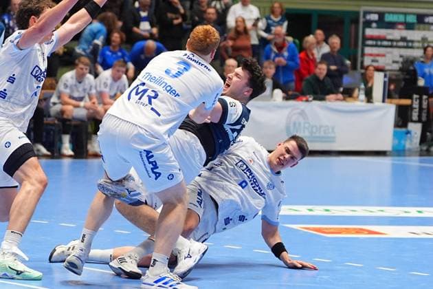 Scene with Nicolai Theilinger 3, TBV Lemgo , Aron Seesing 49 Bergischer HC and Frederik Simak 8 TBV Lemgo Scene with Nicolai Theilinger 3, TBV Lemgo , Aron Seesing 49 Bergischer HC and Frederik Simak 8 TBV Lemgo Copyright: xspeedshotx