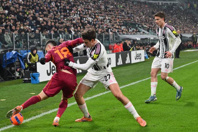 20th December 2025, Allianz Stadium, Turin, Italy; Serie AFootball; Juventus versus Roma; Matias Soule of AS Roma under pressure from Andrea Cambiaso of FC Juventus  AllShotxLive