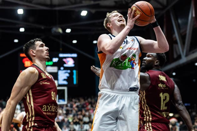 GER, easy Credit Basketball Bundesliga, Niners Chemnitz Rostock Seawolves 20 12 2025, Messe, Chemnitz, GER, easy Credit Basketball Bundesliga, Niners Chemnitz Rostock Seawolves Bent Leuchten Rostock Seawolves 51 Foto Alexander Trienitz Chemnitz Messe Sachsen Germany