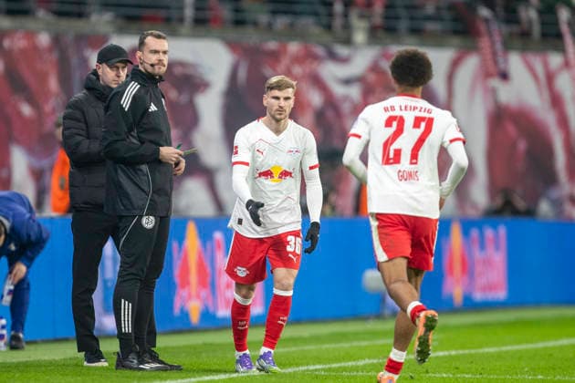 GER, Leipzig, Soccer, DFL Bundesliga, Matchday 15, RB Leipzig vs Bayer Leverkusen in the picture from l Timo Werner RB Leipzig 36 , comes for Tidiam Gomis RB Leipzig 27 , into the match 20 12 2025, Red Bull Arena Leipzig DFL DFB REGULATIONS PROHIBIT ANY USE OF PHOTOGRAPHS AS IMAGE SEQUENCES AND OR QUASI VIDEO, Copyright: HMBxMedia PaulxFritz