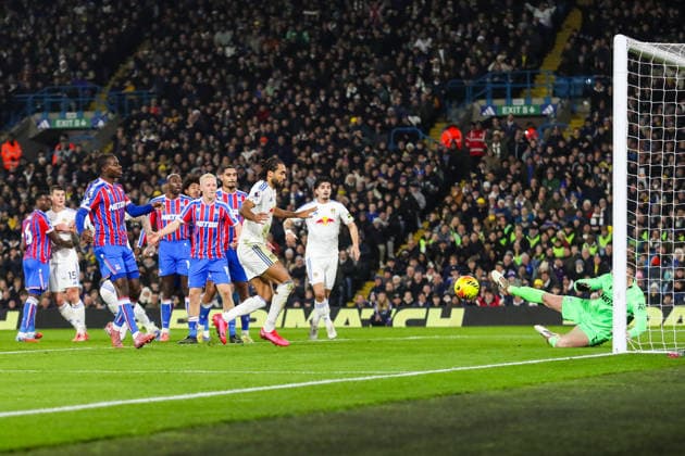Leeds United v Crystal Palace, Premier League Dominic Calvert-Lewin Of Leeds United scores a GOAL 1-0 during the Leeds United v Crystal Palace Premier League match at Elland Road, Leeds, England on 20 December 2025 Credit: Lee Keuneke Every Second Media Editorial use only. All images are copyright Every Second Media Limited. No images may be reproduced without prior permission. All rights reserved. Premier League and Football League images are subject to licensing agreements with Football DataCo Limited. see https: www.football-dataco.com Copyright: xIMAGO EveryxSecondxMediax ESM-1719-0039 LeexKeunekex xEveryxSecondxMediax