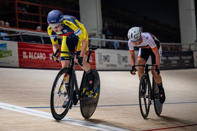 BIEBERLE Edda, DWORATZEK Klara DM Omnium 2025 Frankfurt Oder BIEBERLE Edda GER RSV Osterweddingen DWORATZEK Klara GER SSV Gera 1990 Landscape horizontal Landscape Event Event DM Omnium 2025 German Championship Category Category Cycling Track Cycling National Championship Omnium Women U19 Juniors Location Location Europe Germany Brandenburg Märkisch Oderland Frankfurt Oder Oderlandhalle Discipline Omnium Elimination Race 3 Race Date Date 20 12 2025 Saturday Day 2