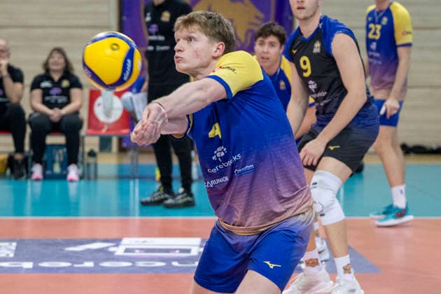1 Volleyball Bundesliga season 2025 2026 Cerebricks Volley Goats Mitteldeutschland vs SWD Powervolleys Düren Halle, Germany 20 December 2025 In the picture Tom Borchert Bitterfeld with ball, Halle Saale swh Arena Sachsen Anhalt Germany
