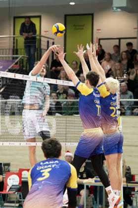 1 Volleyball Bundesliga Season 2025 2026 Cerebricks Volley Goats Mitteldeutschland vs SWD Powervolleys Düren Halle, Germany 20 December 2025 Pictured from left Robin Baghdady Dueren ,Nick Breitenbach Bitterfeld and Samuel Schellenberg Bitterfeld Halle Saale swh Arena Sachsen Anhalt Germany