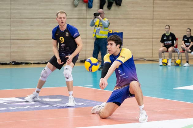 1 Volleyball Bundesliga Season 2025 2026 Cerebricks Volley Goats Mitteldeutschland vs SWD Powervolleys Düren Halle, Germany December 20, 2025 In the picture Sebastian Lara Bitterfeld Halle Saale swh Arena Sachsen Anhalt Germany