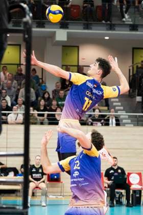 1 Volleyball Bundesliga Season 2025 2026 Cerebricks Volley Goats Mitteldeutschland vs SWD Powervolleys Düren Halle, Germany December 20, 2025 Pictured from left Nick Breitenbach Bitterfeld and Paul Klimm Bitterfeld Halle Saale swh Arena Sachsen Anhalt Germany