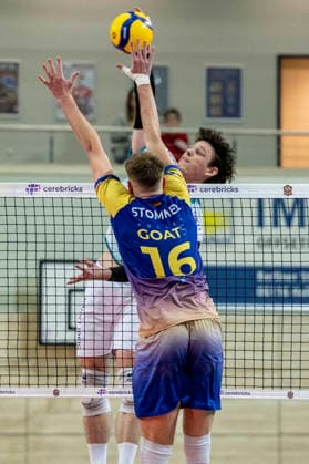 1 Volleyball Bundesliga Season 2025 2026 Cerebricks Volley Goats Mitteldeutschland vs SWD Powervolleys Düren Halle, Germany 20 December 2025 Pictured from left Paul Stommel Bitterfeld and Zachary Peter Hutcheson Dueren Halle Saale swh Arena Sachsen Anhalt Germany