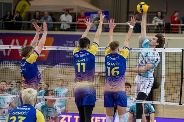 1 Volleyball Bundesliga Season 2025 2026 Cerebricks Volley Goats Mitteldeutschland vs SWD Powervolleys Düren Halle, Germany 20 December 2025 Pictured from left Tom Borchert Bitterfeld , Nick Breitenbach Bitterfeld , Paul Stommel Bitterfeld and Robin Baghdady Dueren Halle Saale swh Arena Sachsen Anhalt Germany