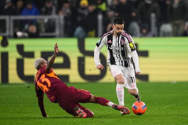 Juventus FC v AS Roma - Serie A Edon Zhegrova of Juventus FC is tackled by Wesley of AS Roma during the Serie A football match between Juventus FC and AS Roma. Turin Italy Copyright: xNicolòxCampox