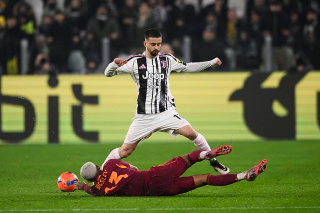 Juventus FC v AS Roma - Serie A Edon Zhegrova of Juventus FC is tackled by Wesley of AS Roma during the Serie A football match between Juventus FC and AS Roma. Turin Italy Copyright: xNicolòxCampox