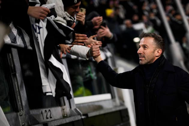 Juventus FC v AS Roma - Serie A Alessandro Del Piero greets the fans prior to the Serie A football match between Juventus FC and AS Roma. Turin Italy Copyright: xNicolòxCampox