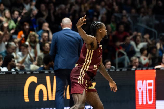 GER, easy Credit Basketball Bundesliga, Niners Chemnitz Rostock Seawolves 20 12 2025, Messe, Chemnitz, GER, easy Credit Basketball Bundesliga, Niners Chemnitz Rostock Seawolves Ty Brewer Niners Chemnitz, 15 jubelt Foto Alexander Trienitz Chemnitz Messe Sachsen Germany