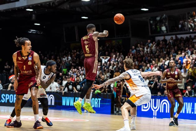 GER, easy Credit Basketball Bundesliga, Niners Chemnitz Rostock Seawolves 20 12 2025, Messe, Chemnitz, GER, easy Credit Basketball Bundesliga, Niners Chemnitz Rostock Seawolves Corey Davis Jr Niners Chemnitz, 5 Foto Alexander Trienitz Chemnitz Messe Sachsen Germany