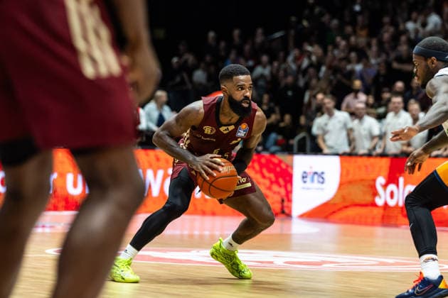 GER, easy Credit Basketball Bundesliga, Niners Chemnitz Rostock Seawolves 20 12 2025, Messe, Chemnitz, GER, easy Credit Basketball Bundesliga, Niners Chemnitz Rostock Seawolves Corey Davis Jr Niners Chemnitz, 5 Foto Alexander Trienitz Chemnitz Messe Sachsen Germany