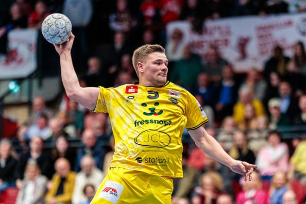 Falk Kolodziej HSG Krefeld Niederrhein, 05 in goal throw GER, TuS N Luebbecke vs HSG Krefeld Niederrhein, Handball, 2 Bundesliga, Matchday 16, Season 2025 2026, 20 12 2025 GER, TuS N Luebbecke vs HSG Krefeld Niederrhein, Handball, 2 Bundesliga, Matchday 16, Season 2025 2026, 20 12 2025 Luebbecke Copyright: xEibner-Pressefoto JanxRollingerx EP_JSK