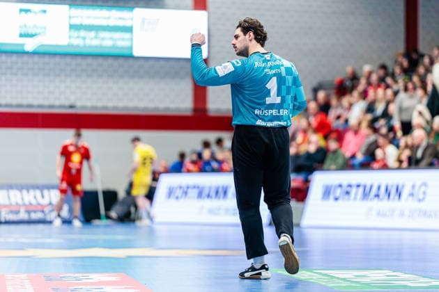 Finn Ruespeler HSG Krefeld Niederrhein, 01 rejoices GER, TuS N Luebbecke vs HSG Krefeld Niederrhein, Handball, 2 Bundesliga, Matchday 16, Season 2025 2026, 20 12 2025 GER, TuS N Luebbecke vs HSG Krefeld Niederrhein, Handball, 2 Bundesliga, Matchday 16, Season 2025 2026, 20 12 2025 Luebbecke Copyright: xEibner-Pressefoto JanxRollingerx EP_JSK