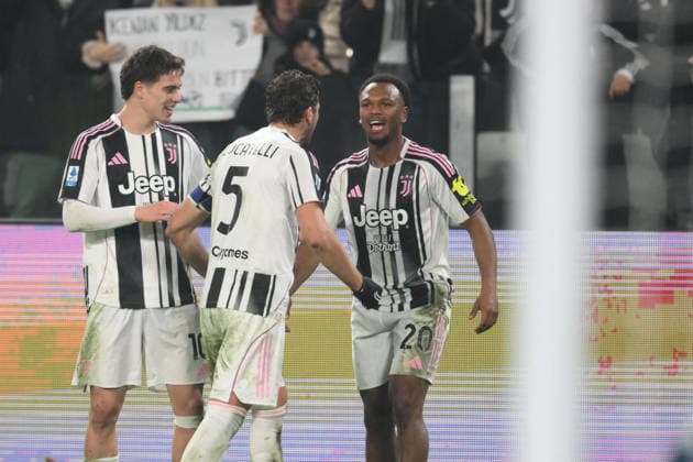 CALCIO - Serie A - Juventus FC vs AS Roma Lois Openda of FC Juventus celebrates after scoring goal 2-0 during the match of 16th day of the Serie A Championship between F.C. Juventus and A.S.Roma at the Allianz Stadium on Dec 20, 2025 in Turin, Italy. during Juventus FC vs AS Roma, Italian soccer Serie A match in Torino, Italy, December 20 2025 Torino Italy  Copyright: xIPAxSport ABACAx