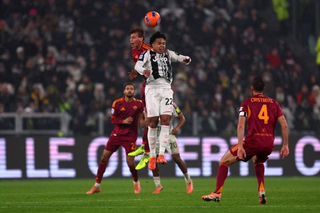 Jan Ziolkowski (AS Roma) und Weston Mckennie (Juventus FC) battle for the ball, Serie A, Juventus FC v As Roma, Allianz Stadium, December 20, 2025, Turin, Italy.