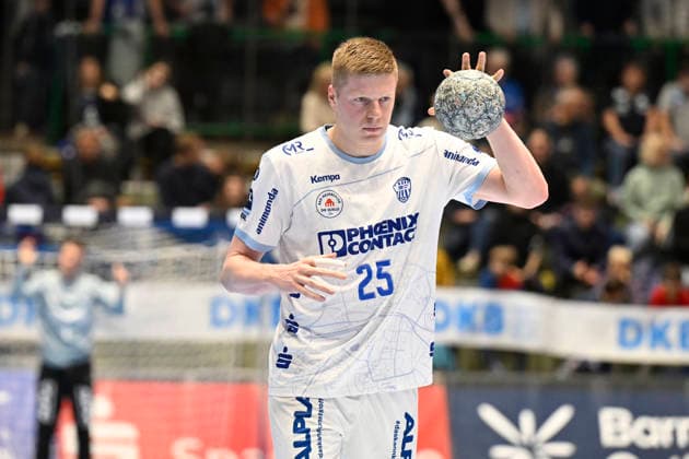 DAIKIN 1 Handball Bundesliga 25 26 18 Matchday Bergischer HC TBV Lemgo Lippe on 20 12 2025 in the Uni Halle in Wuppertal Niels Versteijnen 25 TBV Lemgo at the seven-meter penalty WD