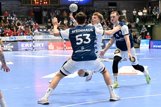 DAIKIN 1 Handball Bundesliga 25 26 18 Matchday Bergischer HC TBV Lemgo Lippe on 20 12 2025 at the Uni Halle in Wuppertal Nico Schöttle 8 Bergischer HC and Sören Steinhaus 53 Bergischer HC against Lukas Hutecek 2 TBV Lemgo WD