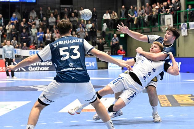 DAIKIN 1 Handball Bundesliga 25 26 18 Matchday Bergischer HC TBV Lemgo Lippe on 20 12 2025 in the Uni Halle in Wuppertal Aron Seesing 49 Bergischer HC v Lukas Hutecek 2 TBV Lemgo WD