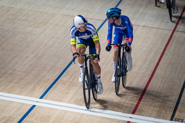 ESCH Raul, CARLS Jasper DM Omnium 2025 Frankfurt Oder ESCH Raul GER RSC Waltershausen Gotha CARLS Jasper GER HSG Uni Greifswald Landscape horizontal Landscape Event Event DM Omnium 2025 German Championship Category Category Cycling Track Cycling National Championship Omnium Men U19 Juniors Location Location Europe Germany Brandenburg Märkisch Oderland Frankfurt Oder Oderlandhalle Discipline Omnium Points Race 4 Race Distance 20 km Date Date 20 12 2025 Saturday Day 2