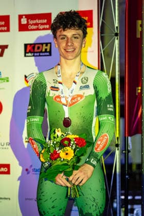 DOBERSCHÜTZ Oskar DM Omnium 2025 Frankfurt Oder DOBERSCHÜTZ Oskar GER SC DHfK Leipzig Third Place Award Ceremony Medal Ceremony Podium Portrait Portrait Portrait Event Event DM Omnium 2025 German Championship Category Category Cycling Track Cycling National Championship Elimination Race Men U19 Juniors Location Location Europe Germany Brandenburg Märkisch Oderland Frankfurt Oder Oderlandhalle Discipline Omnium Elimination Race 3 Race Date Date 20 12 2025 Saturday Day 2