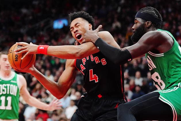 December 20, 2025, Toronto, On: Toronto Raptors Scottie Barnes (4) is fouled by Boston Celtics Neemias Queta (88) during first half NBA, Basketball Herren, USA basketball action in Toronto on Saturday, Dec. 20, 2025. Canada News - December 20, 2025  - ZUMAc35_ 20251220_zaf_c35_056 Copyright: xFrankxGunnx