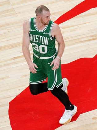 Boston Celtics vs Toronto Raptors TORONTO, CANADA - DECEMBER 20 : Sam Hauser (30) of Boston Celtics in action during the NBA, Basketball Herren, USA basketball game between Boston Celtics and Toronto Raptors at the Scotiabank Arena on December 20, 2025 in Toronto, Ontario, Canada. Mert Alper Dervis Anadolu Ontario Canada. Editorial use only. Please get in touch for any other usage.  Copyright: x2025xAnadoluxMertxAlperxDervisx