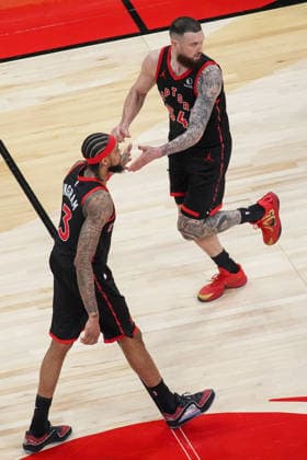 Boston Celtics vs Toronto Raptors TORONTO, CANADA - DECEMBER 20 : Sandro Mamukelashvili (54) and Brandon Ingram (3) Toronto Raptors during the NBA, Basketball Herren, USA basketball game between Boston Celtics and Toronto Raptors at the Scotiabank Arena on December 20, 2025 in Toronto, Ontario, Canada. Mert Alper Dervis Anadolu Ontario Canada. Editorial use only. Please get in touch for any other usage.  Copyright: x2025xAnadoluxMertxAlperxDervisx