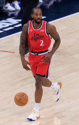 December 20, 2025, Inglewood, California, USA: Kawhi Leonard 2 of the Los Angeles Clippers during their regular season NBA, Basketball Herren, USA game against the Los Angeles Lakers on Saturday December 20, 2025 at Intuit Dome in Inglewood, California. ARIANA RUIZ PI Inglewood USA - ZUMAp124 20251220_zaa_p124_014 Copyright: xArianaxRuizx