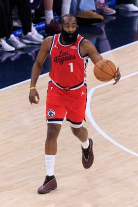 December 20, 2025, Inglewood, California, USA: James Harden 1 of the Los Angeles Clippers during their regular season NBA, Basketball Herren, USA game against the Los Angeles Lakers on Saturday December 20, 2025 at Intuit Dome in Inglewood, California. ARIANA RUIZ PI Inglewood USA - ZUMAp124 20251220_zaa_p124_022 Copyright: xArianaxRuizx