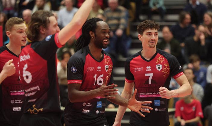 Ludwigsburg , Volleyball Bundesliga , Barock Volleys MTV Ludwigsburg vs SV Warnemünde , center Nyherowo Omene Ludwigsburg , right Tim Köpfli Ludwigsburg