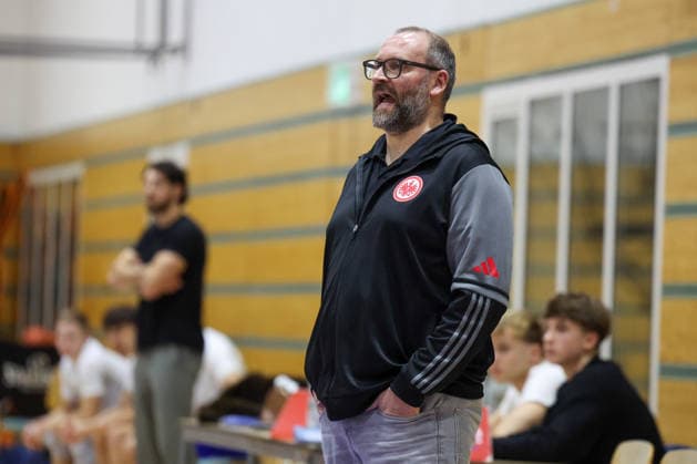 Basketball 2 RL Nord Eintracht Frankfurt BC Neu Isenburg 20 12 25, Coach Andreas Bob FFM ,