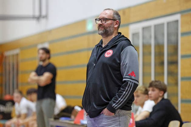 Basketball 2 RL Nord Eintracht Frankfurt BC Neu Isenburg 20 12 25, Coach Andreas Bob FFM ,