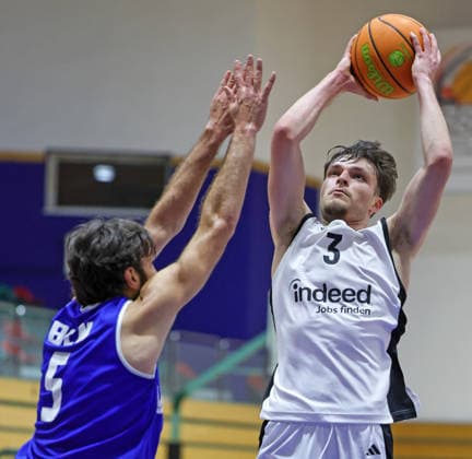 Basketball 2 RL Nord Eintracht Frankfurt BC Neu Isenburg 20 12 25, Hack, Daniel Neu Isenburg , Heberer, Fabrice FFM ,