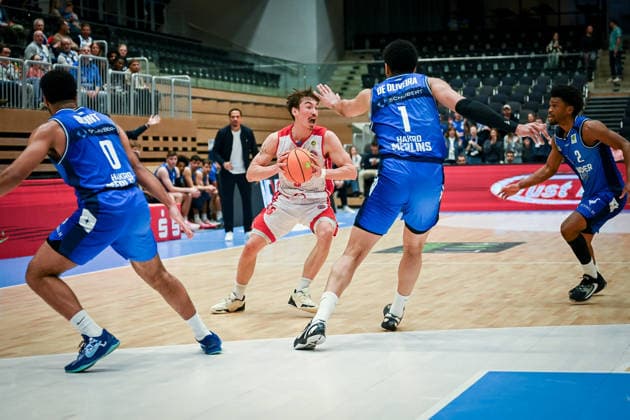 Barmer 2 Basketball Bundesliga ProA RheinStars Köln vs HAKRO Merlins Crailsheim, 20 12 2025 Jasper Günther RheinStarsKöln 6 , Barmer 2 Basketball Bundesliga ProA RheinStars Köln vs HAKRO Merlins Crailsheim on 20 12 2025 at Castello Düsseldorf in Düsseldorf Nordrhein Westfalen Copyright: xBEAUTIFULxSPORTS Mueller-Laschetx