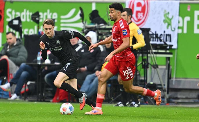 20 12 2025 Soccer Season 2025 2026 2 Soccer Bundesliga 17 Matchday Fortuna Düsseldorf F95 SpVgg Greuther Fürth Kleeblatt Sportfoto Zink xwoxzix DFL regulations prohibit any use of photographs as image sequences and or quasi video only for editorial use Gian Luca Gian Luca Itter 27, SpVgg Greuther Fürth Emmanuel Iyoha 19, Fortuna Düsseldorf F95