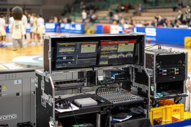 Control room for the live stream of the basketball match GER, BBC Bayreuth vs Tigers Tuebingen, Basketball, BARMER 2 Bundesliga Bundesliga, Pro A, Saison 2025 2026, 13 Spieltag, 20 12 2025 GER, BBC Bayreuth vs Tigers Tuebingen, Basketball, BARMER 2 Bundesliga Bundesliga, Pro A, Saison 2025 2026, 13 Spieltag, 20 12 2025 Bayreuth Copyright: xEibner-Pressefoto ArdanxFuessmanx EP_AFN