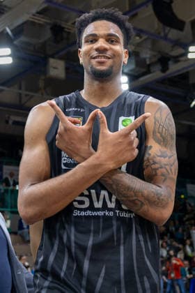 Winning pose by Bernard Pelote III Tigers Tuebingen, 01 after the victory GER, BBC Bayreuth vs Tigers Tuebingen, Basketball, BARMER 2 Bundesliga Bundesliga, Pro A, Saison 2025 2026, 13 Spieltag, 20 12 2025 GER, BBC Bayreuth vs Tigers Tuebingen, Basketball, BARMER 2 Bundesliga Bundesliga, Pro A, Saison 2025 2026, 13 Spieltag, 20 12 2025 Bayreuth Copyright: xEibner-Pressefoto ArdanxFuessmanx EP_AFN