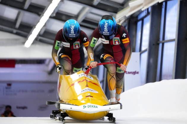 December 21, 2025, Sigulda, Vidzeme Region, Latvia: KIM KALICKI and ANABEL GALANDER of Germany in action during IBSF World Cup 2025 26 2-women bobsleigh heat 1 in Sigulda. Sigulda Latvia - ZUMAk193 20251221_zip_k193_010 Copyright: xIntsxKalninsx