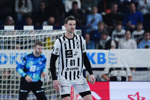 Hendrik Pekeler THW Kiel, 61 GER, THW Kiel vs TSV Hannover Burgdorf, Handball, 1 Bundesliga, Matchday 18, Season 2025 2026, 20 12 2025 GER, THW Kiel vs TSV Hannover Burgdorf, Handball, 1 Bundesliga, Matchday 18, Season 2025 2026, 20 12 2025 Kiel Copyright: xEibner-Pressefoto MarcelxvonxFehrnx EP_MFN