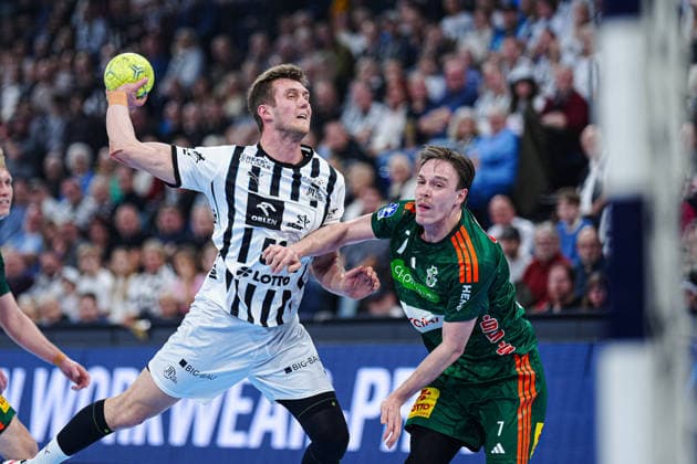 Throw Goal Nikola Bilyk THW Kiel, 53 GER, THW Kiel vs TSV Hannover Burgdorf, Handball, 1 Bundesliga, Matchday 18, Season 2025 2026, 20 12 2025 GER, THW Kiel vs TSV Hannover Burgdorf, Handball, 1 Bundesliga, Matchday 18, Season 2025 2026, 20 12 2025 Kiel Copyright: xEibner-Pressefoto MarcelxvonxFehrnx EP_MFN