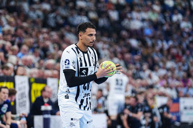 Mohab Abdelhak THW Kiel, 48 GER, THW Kiel vs TSV Hannover Burgdorf, Handball, 1 Bundesliga, Matchday 18, Season 2025 2026, 20 12 2025 GER, THW Kiel vs TSV Hannover Burgdorf, Handball, 1 Bundesliga, Matchday 18, Season 2025 2026, 20 12 2025 Kiel Copyright: xEibner-Pressefoto MarcelxvonxFehrnx EP_MFN
