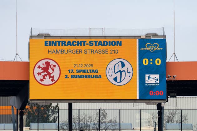 Germany, Soccer, 2 Bundesliga, Matchday 17 2025 2026 Eintracht Braunschweig Schalke 04 on 21 12 in Braunschweig Eintracht Stadion Match announcement in the stadium Copyright: xSvenxHeidmannx