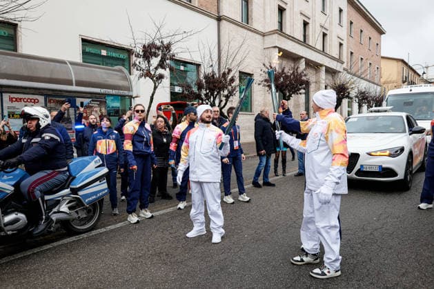 News - The passage of the Olympic flame in Cosenza during the passage of the Olympic flame in Cosenza - Italy Cosenza Cosenza Italy Copyright: xFrancescoxFarinax xLiveMediax LPN_2203335